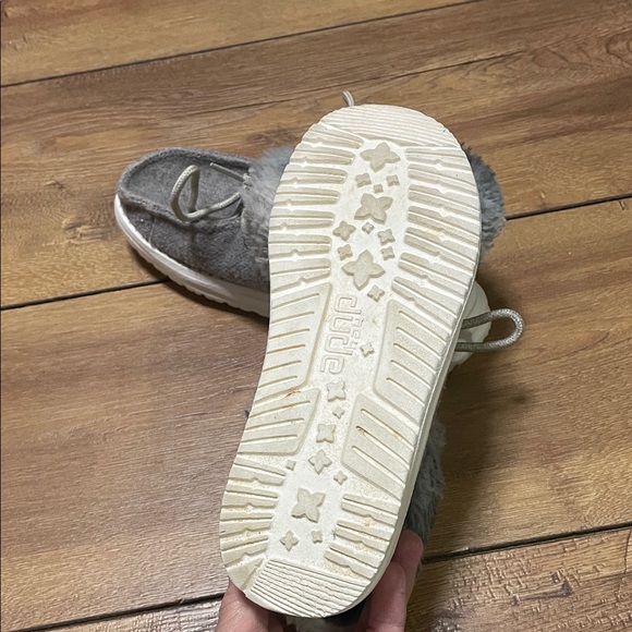 Hey Dude Gray Kids Slippers with Faux Fur - Picture 6 of 7